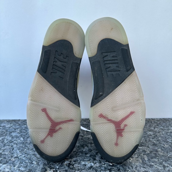Athletic_Shoes